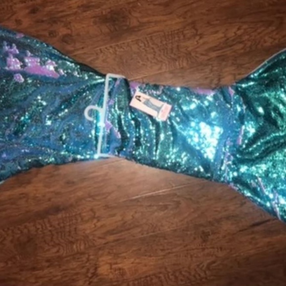 Justice Bedding Justice Mermaid Tail Reversible Sequin Blanket